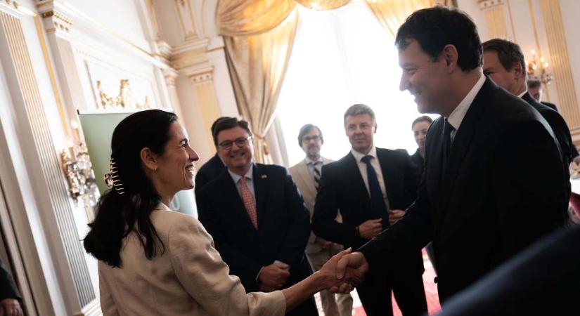 Orbán Anita uniós nagykövetekkel egyeztetett