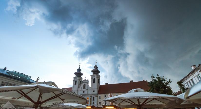 Viharos időjárás közelít: heves széllökésekre és villámlásokra figyelmeztetnek Győr-Moson-Sopron vármegyében