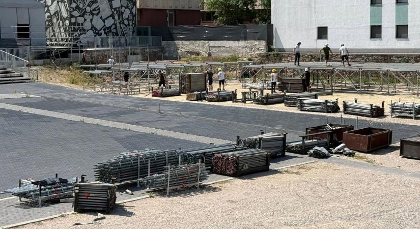 Gőzerővel készül a Gyárkert, jövő héten indul a szezon fotók