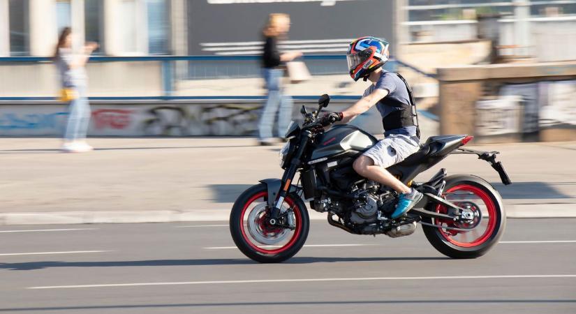 Sokan elkövetik ezt a hibát motorozás közben – súlyos következménye lehet