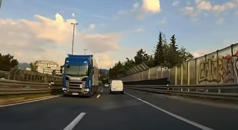 Ő tényleg megőrült: a forgalommal szemben száguldott az autópályán egy román kamionos