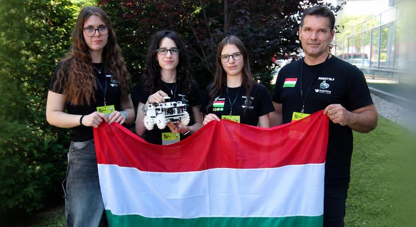 Ez is egyházi oktatás – világbajnokságra készülnek a kisújszállási robotikások!