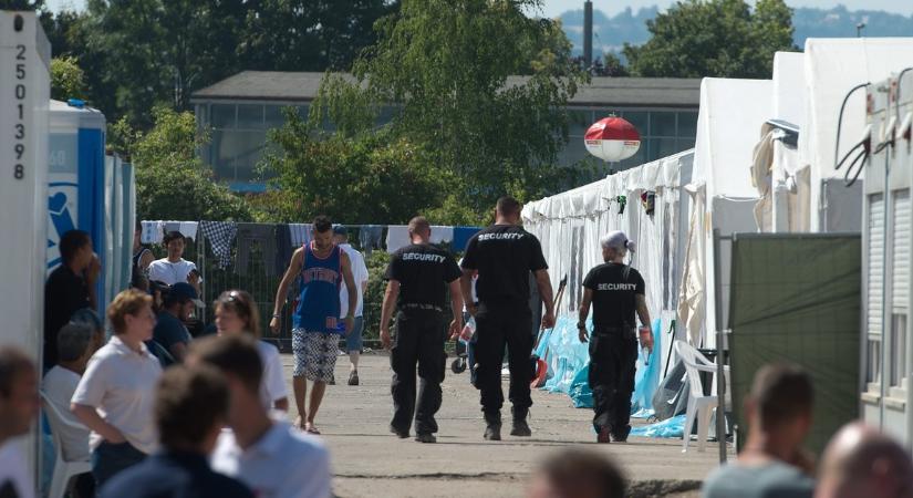 Nyilvánosak a Magyar Péter által ígért dokumentumok az állítólag Vitnyédre tervezett menekülttáborról