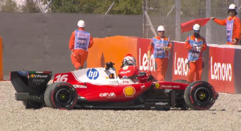 Leclerc autót tört az F1-időmérőn, nagy esélyt szalasztott el