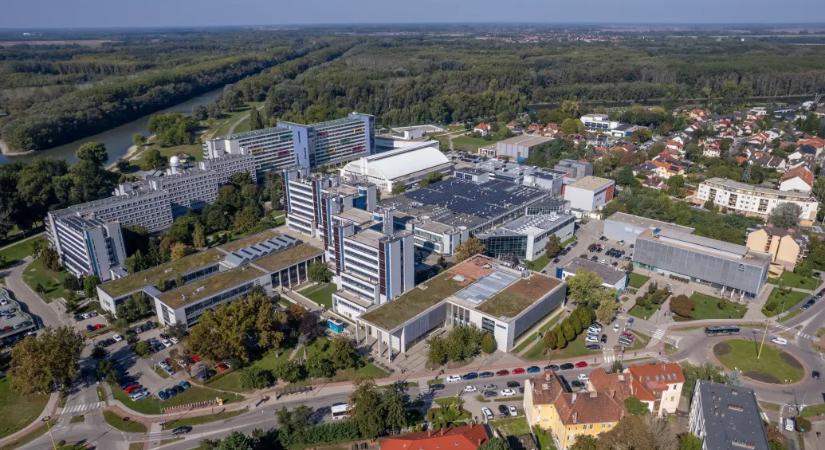 A Széchenyi István Egyetem szerint a vitnyédi ingatlant azért újították fel, hogy ott újra oktatni lehessen
