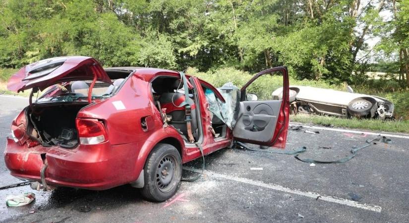 Halálos balesetek történtek a 8-as főúton is