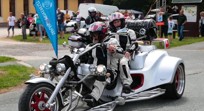 Felpörgő motorok és rockzene hozta el a nyarat Táplánszentkeresztre - fotók, videó