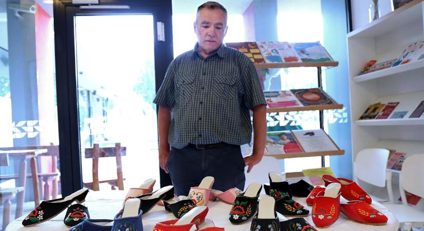Száz gyerek táncolt a szegedi papucsért – egész nap a város legendás lábbelijét ünnepelték
