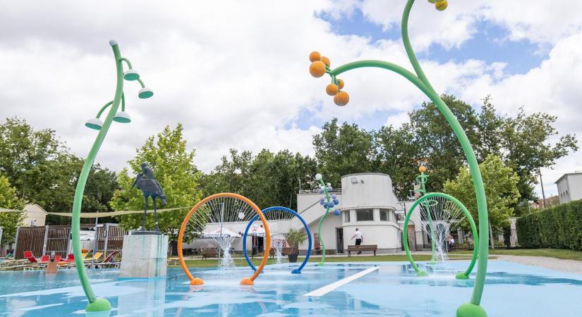 Nem zavarta őket a hűvös idő: máris csobbantak a Fehérvári Strandon (galéria, videó)