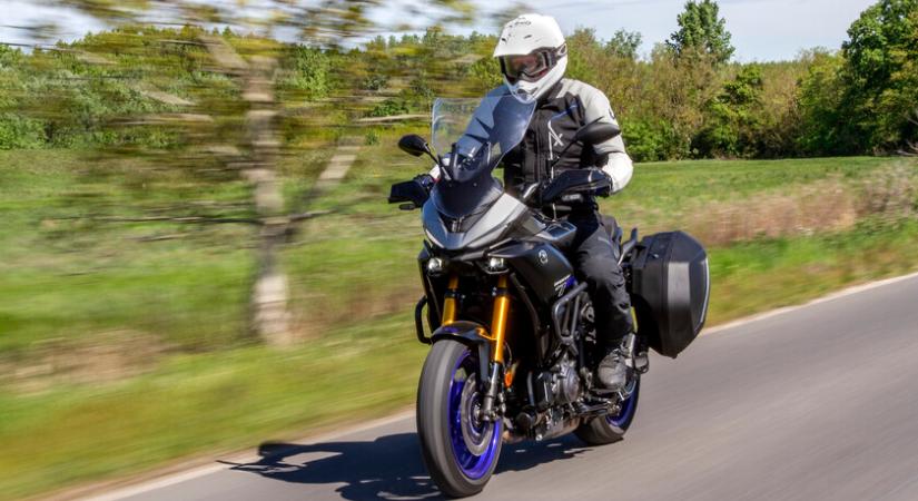 Teszt: Yamaha Tracer 7 GT Y-AMT - Biztos, hogy szükség van kuplungkarra?