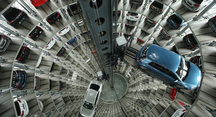 Óriási váltás a Volkswagennél: teljes informatikai rendszerét lecseréli a német autógyártó