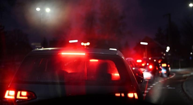 Jöhet a nagy változás az autóknál: új féklámpát tehet kötelezővé az Európai Unió