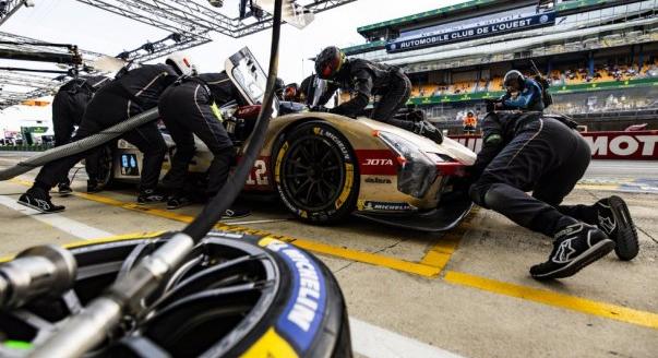 LM24 12. óra: Cadillac-vezetés féltávnál