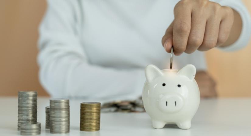 Soft saving: a pénzügyi szokás, amivel tízezreket spórolnak havonta a fiatalok
