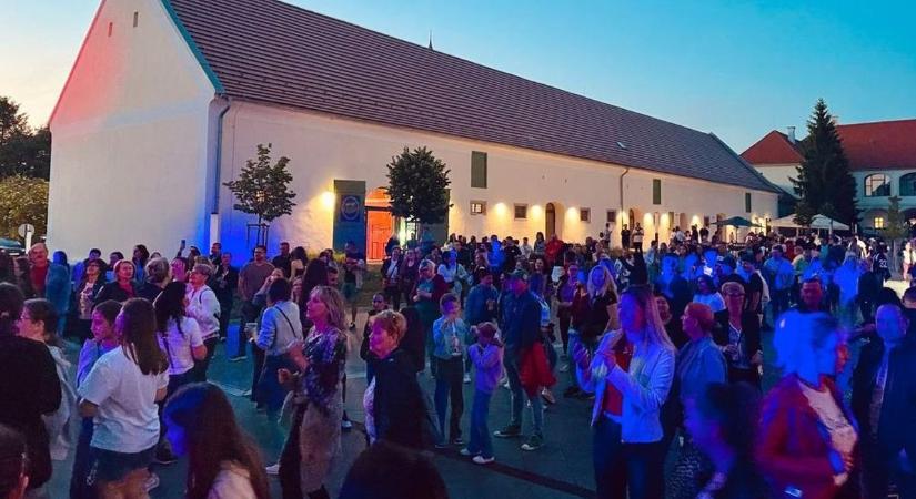 DJ Náksi és DJ Plattenz ingyen pörgeti a lemezeket Móron – ismét jön az F.N. Partyk