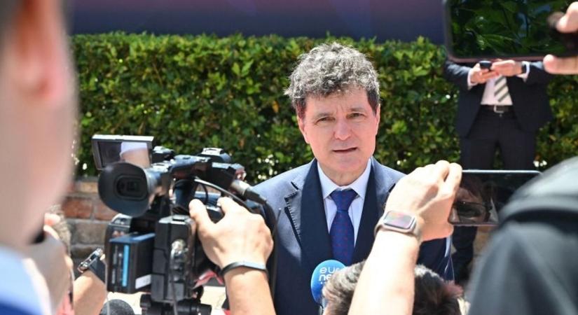 Még ki se nevezték, máris lemondott a miniszterelnök, folytatódik a látványos szenvedés a szomszédban