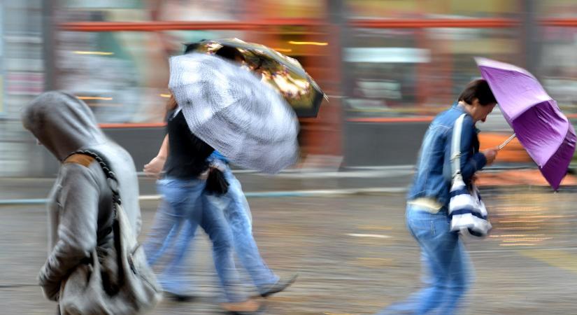 Újabb zivatarokat hoz a hidegfront, a fél országra másodfokú figyelmeztetést adtak ki
