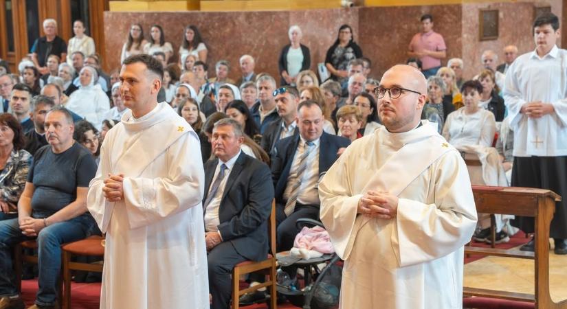 "Isten kopogtatott a szívetek ajtaján" – Papszentelés a szombathelyi Székesegyházban
