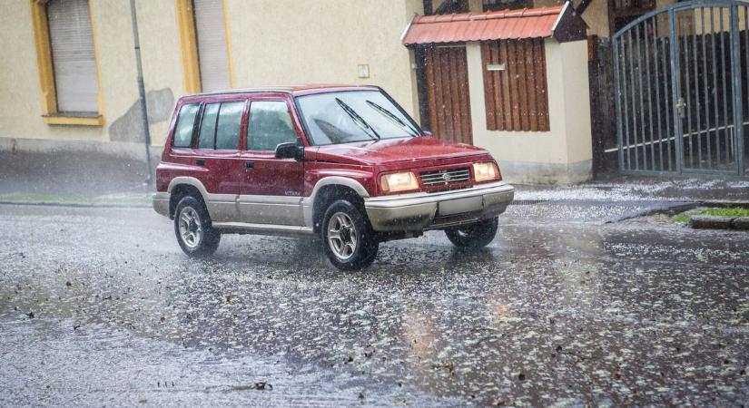 A fél ország narancsban: ekkor érkezhetnek a viharok a riasztás szerint!
