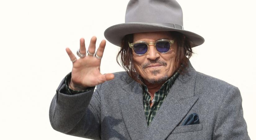 Johnny Depp, a nagy visszatérő: a 63 éves sztár túlélte az anyagi és magánéleti mélyrepülést - luxuskiadások és Dior-szerződés és a nagy feltámadás