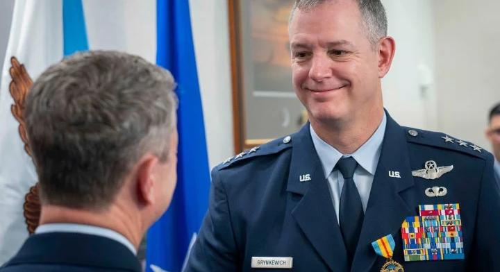 A NATO a főparancsnok drónok lelövésére vonatkozó hatáskörének kiterjesztését tervezi