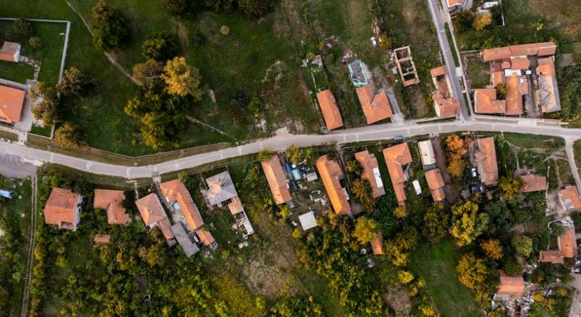 Fontos korlátozás szűnik meg ebben a vármegyében vasárnap: több mint félmillió magyart érint