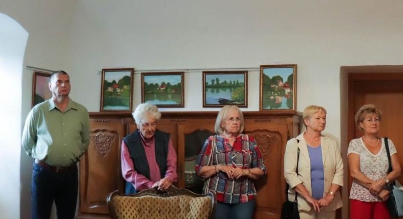 Szenvedéllyel festve – Megnyílt Mezeiné Tóbiás Valéria második kiállítása Nyékládházán
