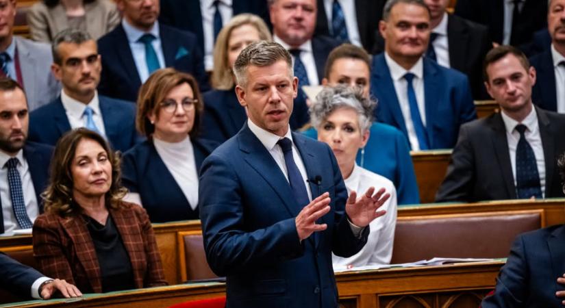 Hétfőn megint Magyar Péter fogja vinni a prímet a parlamentben