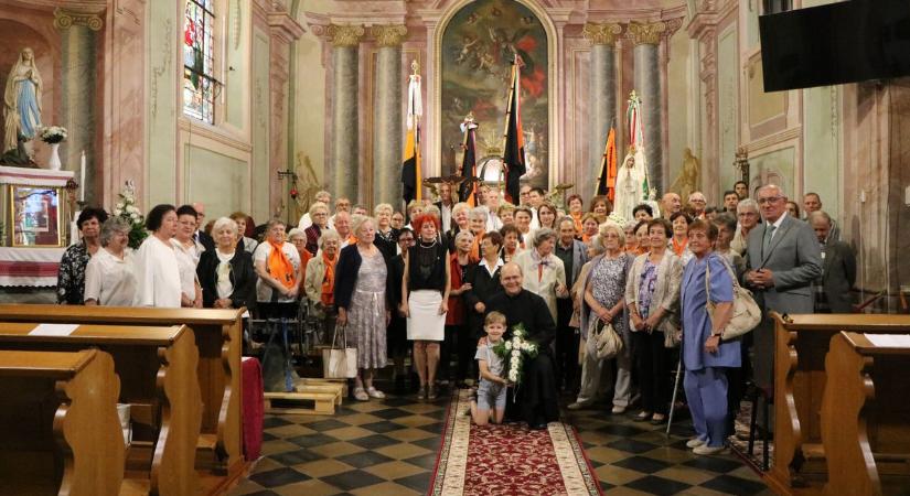 Pécsről hozták a lángot, ma is őrzik – jubileumot ünnepelt a zalai lelkiségi csoport