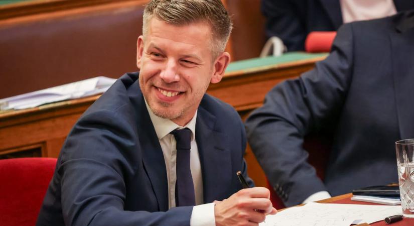 A Fidesz követeli, hogy Magyar Péter ne hozzon létre migránstáborokat, miután a miniszterelnök bemutatta, hogy a Fidesz-kormány menekülttábort készített elő Vitnyéden