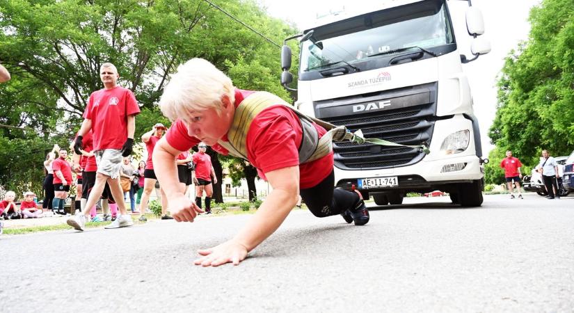 Héttonnás kamionnal melegítettek be a versenyzők Rákóczifalva legkeményebb hétvégi sporteseményén – galériával, videóval