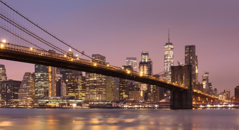 Lövöldözni kezdtek New Yorkban az ünneplő tömeg közepén