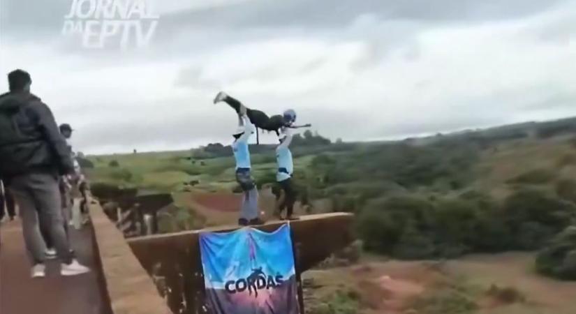 Kötél nélkül dobták le bungee jumpingolni a 21 éves nőt, 40 métert zuhant a mélybe