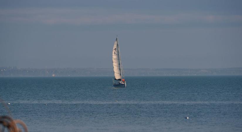Lecsapott a vihar a Balatonra