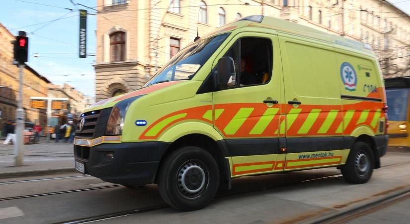 Edzés közben esett össze a 60 év körüli férfi: már nem lélegzett, amikor társai megkezdték az életmentést