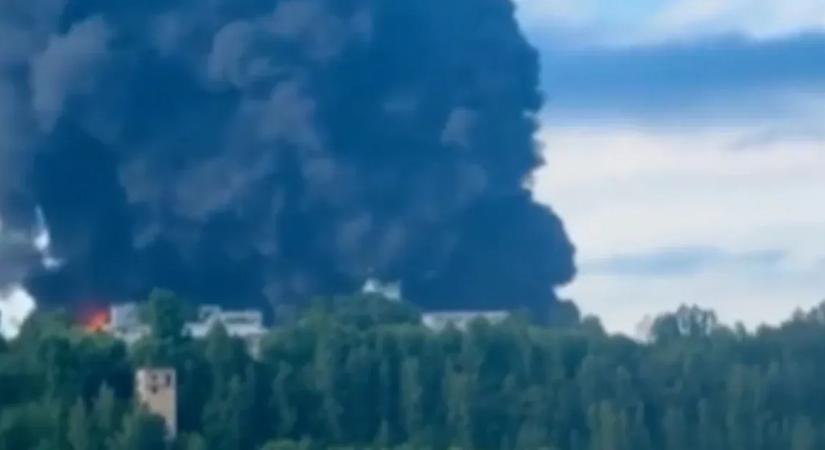 Oroszországi olajlétesítményt támadott Ukrajna, több orosz benzinkúton mennyiségi korlátozást vezettek be