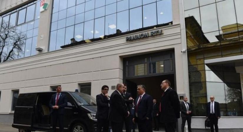 Közpénzmilliádokból ontotta a fideszes propagandát a vajdasági magyar média