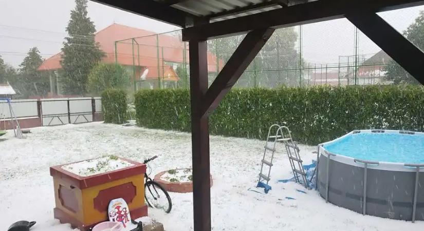 Fehérbe öltözött Pörböly a pusztító jégverés után