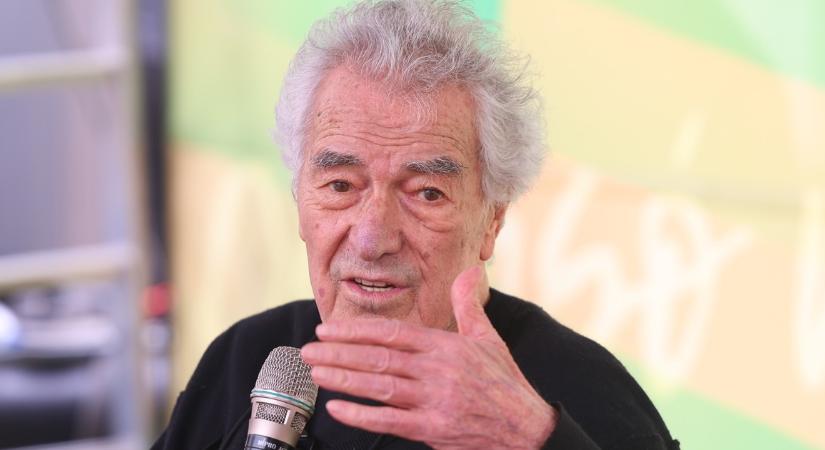 Mankóval ment fel a színpadra Szilágyi János a Könyvhéten: Rónai Egon szerint a rádiós nehezen bírta az ágyhoz kötöttséget műtéte után