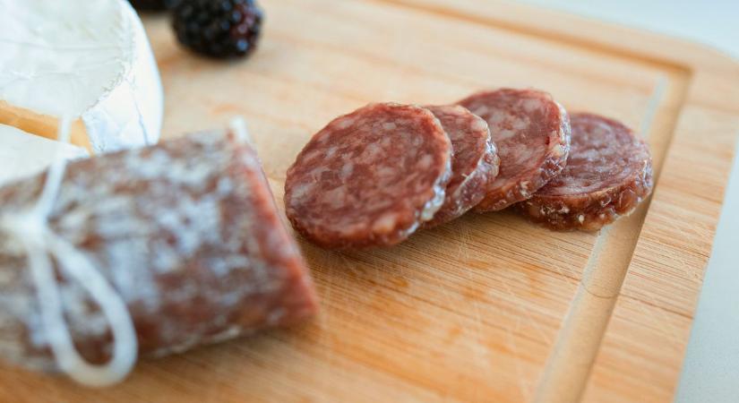 Figyelem! Mikrobiológiai kockázat miatt vontak ki egy Lidl-szalámit a forgalomból