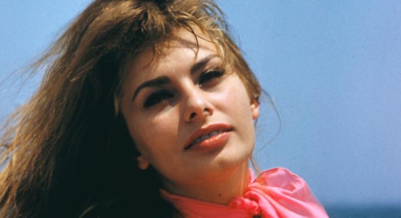 Sophia Loren ritkán látott menye a világ egyik legvonzóbb nője: a 37 éves Mariamnél rajzolni se lehetne szebbet – Fotók