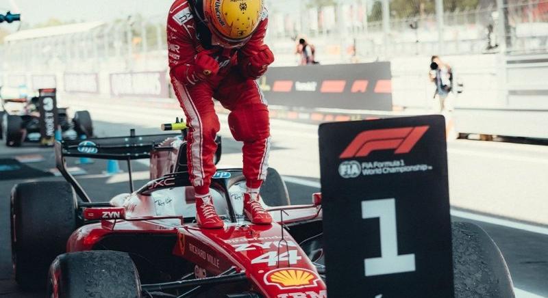 „Köszönöm a rajongóknak, akik folyamatosan emlékeztettek rá, ki vagyok!” – Hamilton érzelmes rádiózása