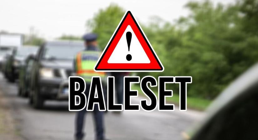 Két autó karambolozott a szatmári településen: teljes az útzár!
