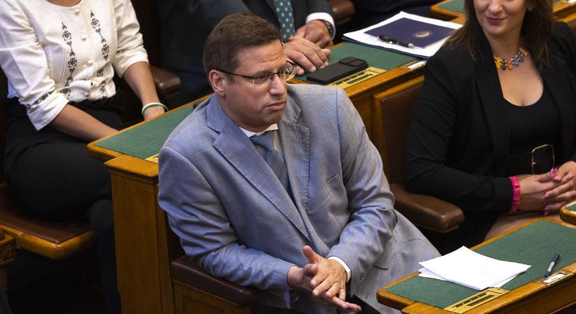 Közpénzből bérelt magángéppel utazott még miniszterként Gulyás Gergely Bécsbe és Berlinbe