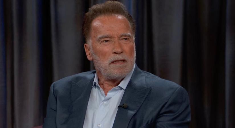 Arnold Schwarzenegger a Szent István-bazilikánál járt - Kitalálja, milyen járművel érkezett?