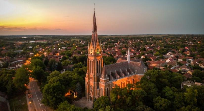 Topolyán égett az árpa és a zab, Gunarason a búza