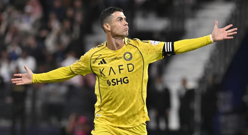 Izmos kockahas: Cristiano Ronaldo boxerre vetkőzött - Fotó