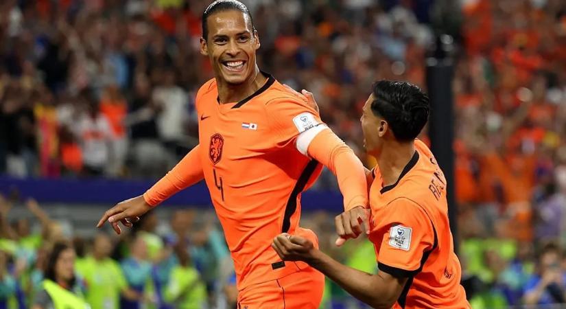 Van Dijk fejesével szerzett vezetést Hollandia – videók
