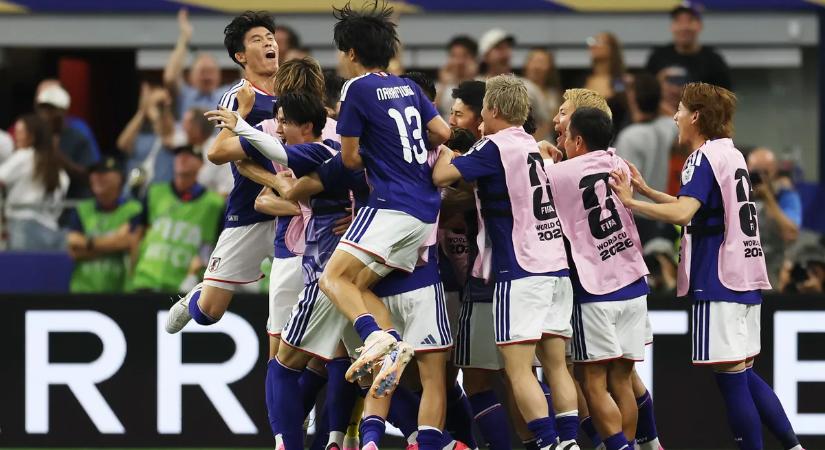 Utolsó percekben jött a hidegzuhany, kiengedte kezéből a győzelmet Hollandia