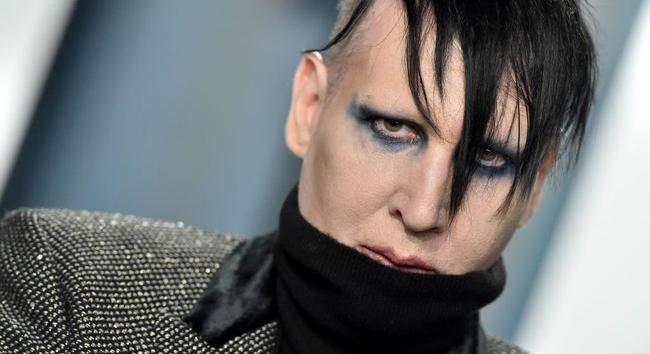 Késsel vagdosta és korbáccsal verte a Trónok harca sztárját Marilyn Manson – 18+